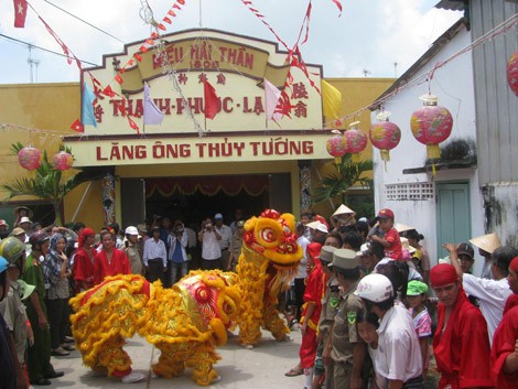 ពិធីសែនព្រេនត្រីបាឡែន(Nghinh Ong) នៅ Can Gio។ - ảnh 1