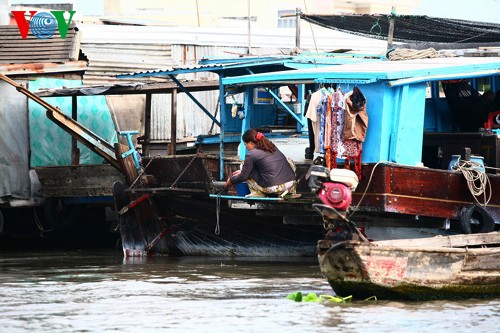 ផ្សារបណ្ដែកទឹក Cai Be - កន្លែងទេសចរណ៍ដ៏វិសេសវិសាលនៃតំបន់ណាមបូខាងលិច - ảnh 13