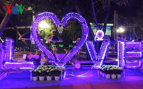 ពិធីបុណ្យ Valentine អំណរនិទាឃៈរដូវ២០១៥ដ៏ផុលផុស - ảnh 1