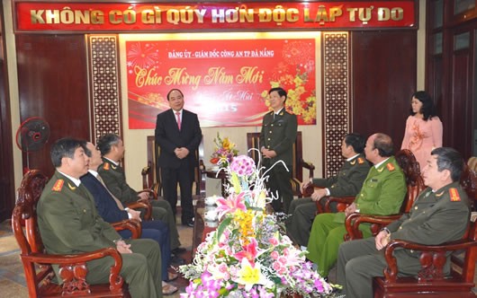 បណ្ដាសកម្មភាពទទួលបុណ្យតេតប្រពៃណី២០១៥ - ảnh 1