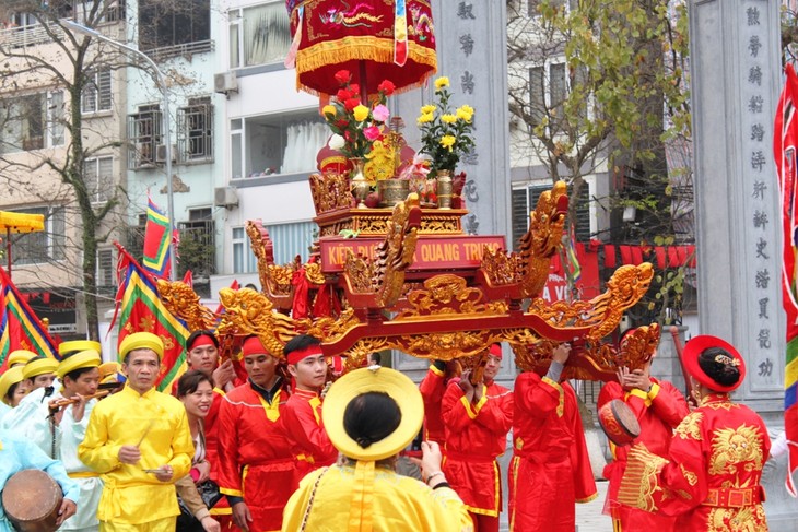 ពិធីបុណ្យទួល DONG DA រំលឹកវិញ្ញាណក្ខ័ន្ធវីរជន QUANG  TRUNG - ảnh 2