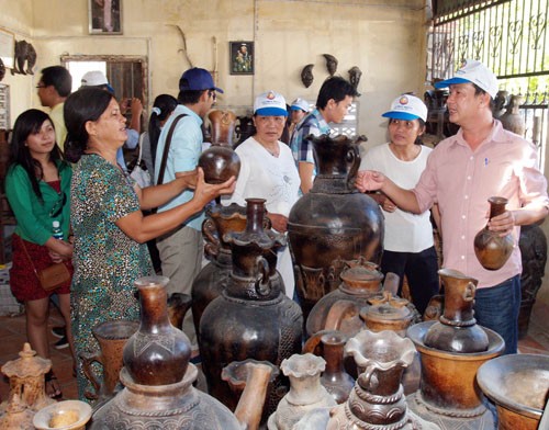 ភូមិរបរគ្រឿងភាជន៍ Bau Truc កសាងជនបទថ្មីពីការផ្លាស់ប្តូរថ្មីផលិតកម្ម - ảnh 2