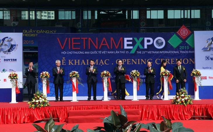 VIET NAM EXPO 2015 - កិច្ចសហប្រតិបត្តិការឆ្ពោះទៅសហគមន៍សេដ្ឋកិច្ចអាស៊ាន ២០១៥ - ảnh 1