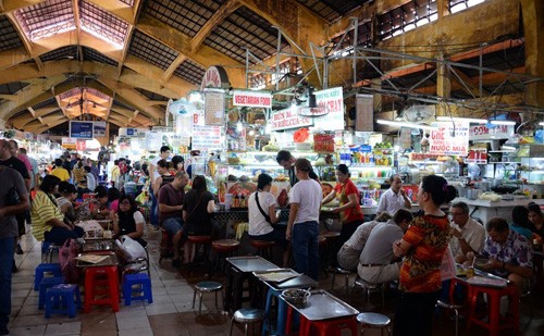 ការចាប់អារម្មណ៍របស់ភ្ញៀវទេសចរណ៍បរទេសពេលមកទស្សនាទីក្រុងហូជីមិញ - ảnh 1