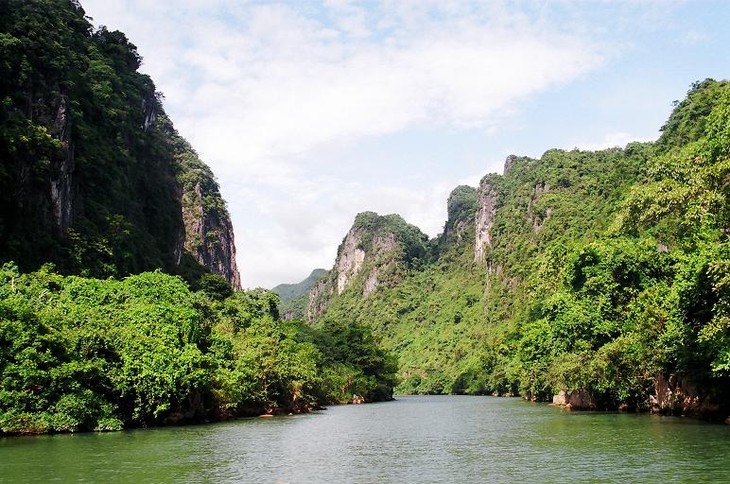 សួនឧទ្យានជាតិ Phong Nha – Ke Bang ត្រូវបាន UNESCO ទទួលស្គាល់ជាបេតិកភ័ណ្ឌធម្មជាតិលើកទី២ - ảnh 1