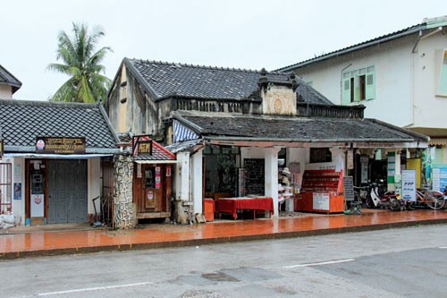 អតីតរាជធានី Luang Prabang ជាមួយការងារអភិរក្សបេតិកភ័ណ្ឌ - ảnh 2