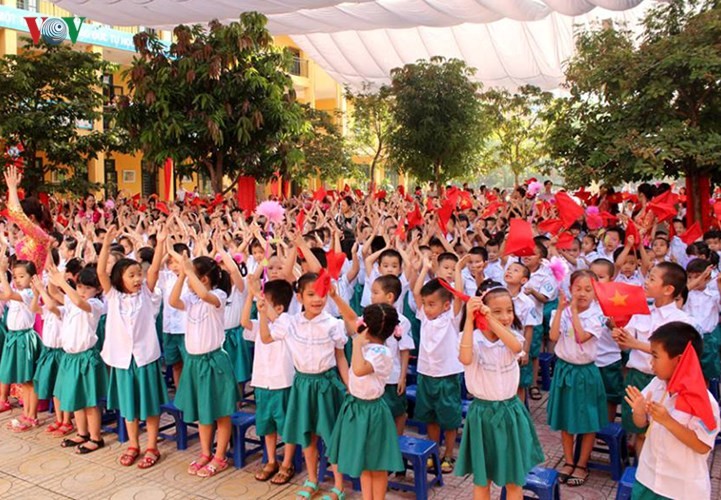 សិស្សានុសិស្សជាង២២លាននាក់លើទូទាំងប្រទេសចូលរួមពិធីបើកបវេសនកាលឆ្នាំសិក្សាថ្មី - ảnh 1