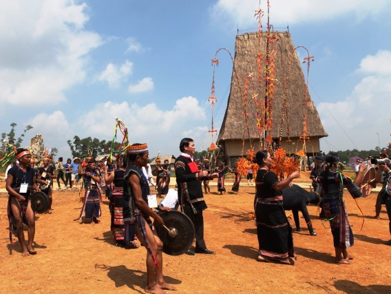 កសិកម្មបច្ចេកវិទ្យាខ្ពស់-ទិសដៅអភិវឌ្ឍន៍សេដ្ឋកិច្ចនិរន្តរភាពរបស់តំបន់ TAY NGUYEN - ảnh 1