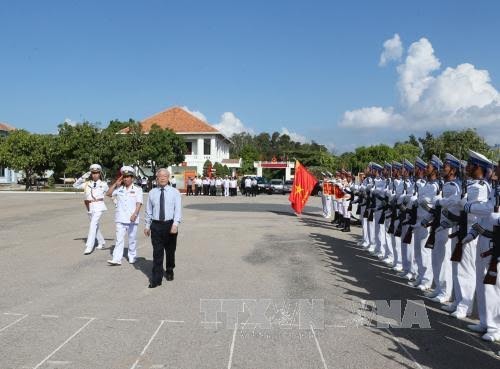  អគ្គលេខាបក្សលោក Nguyen Phu Trong អញ្ជើញទៅបំពេញការងារនៅតំបន់ទី៤កងទ័ពជើងទឹកវៀតណាម - ảnh 1