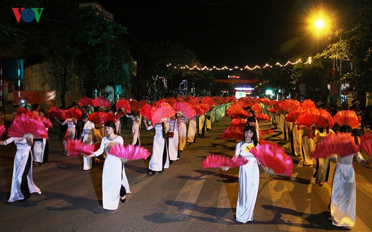 សប្ដាហ៍វប្បធម៌ Muong Lo ដ៏វិសេសវិសាលនៅខេត្ត Yen Bai - ảnh 6