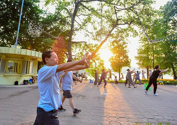 ខែតុលា - រដូវស្លឹកឈើជ្រុះដ៍ស្រស់ស្អាតនៅទីក្រុងហាណូយ - ảnh 5