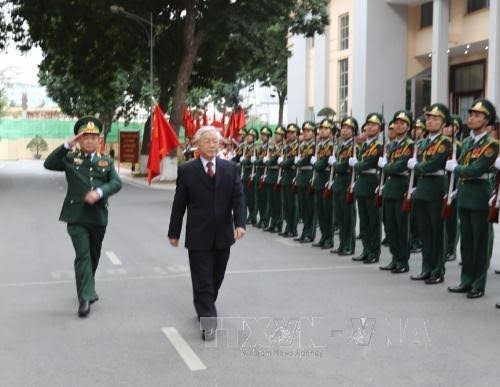 អគ្គលេខាបក្ស លោក Nguyen Phu Trong ទៅជូនពរបុណ្យតេតនៅបញ្ជាការដ្ឋានកងទ័ពការពារព្រំដែន - ảnh 1