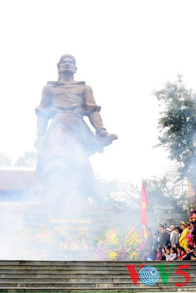 ពិធីបុណ្យទួល Dong Da បានប្រារព្ធឡើងយ៉ាងឱឡារិកនៅទីក្រុងហាណូយ - ảnh 1