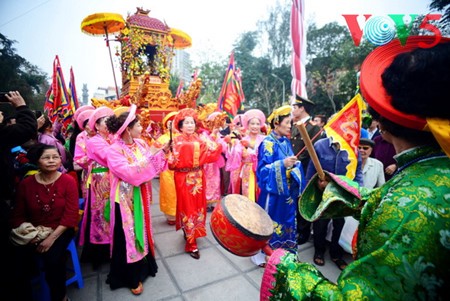 ពិធីបុណ្យទួល Dong Da បានប្រារព្ធឡើងយ៉ាងឱឡារិកនៅទីក្រុងហាណូយ - ảnh 11