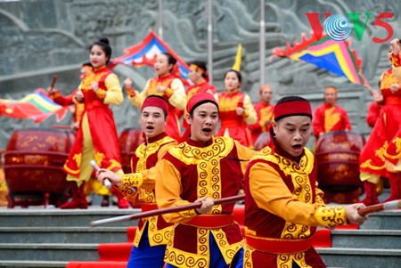 ពិធីបុណ្យទួល Dong Da បានប្រារព្ធឡើងយ៉ាងឱឡារិកនៅទីក្រុងហាណូយ - ảnh 14