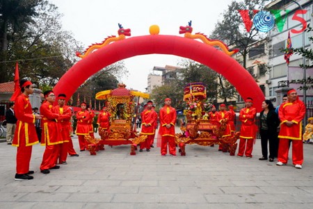 ពិធីបុណ្យទួល Dong Da បានប្រារព្ធឡើងយ៉ាងឱឡារិកនៅទីក្រុងហាណូយ - ảnh 8