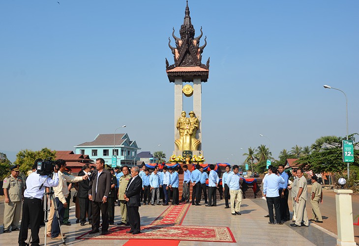 សំរេចរួចរាល់ការជួសជុលវិមានមិត្តភាពវៀតណាម-កម្ពុជានៅខេត្តព្រះវិហារ - ảnh 1