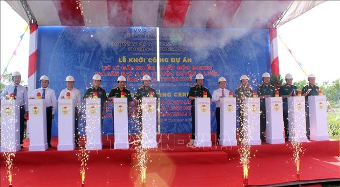 Proyek penanganan tanah terpolusi dioxin di bandara A So (Provinsi Thua Thien-Hue) mulai dibangun - ảnh 1