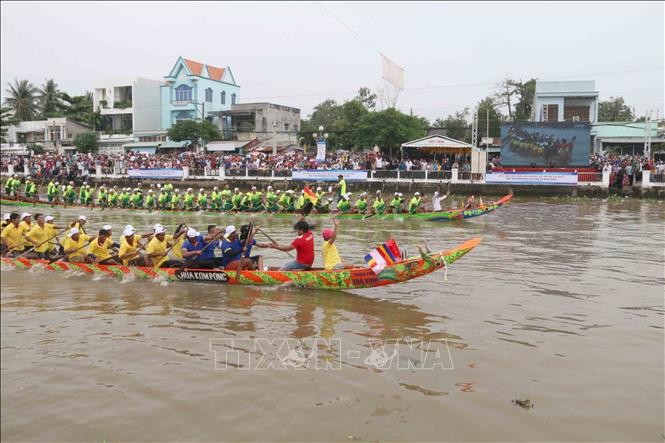 Pembukaan Festival Ok Om Bok Provinsi Tra Vinh tahun 2020 - ảnh 1