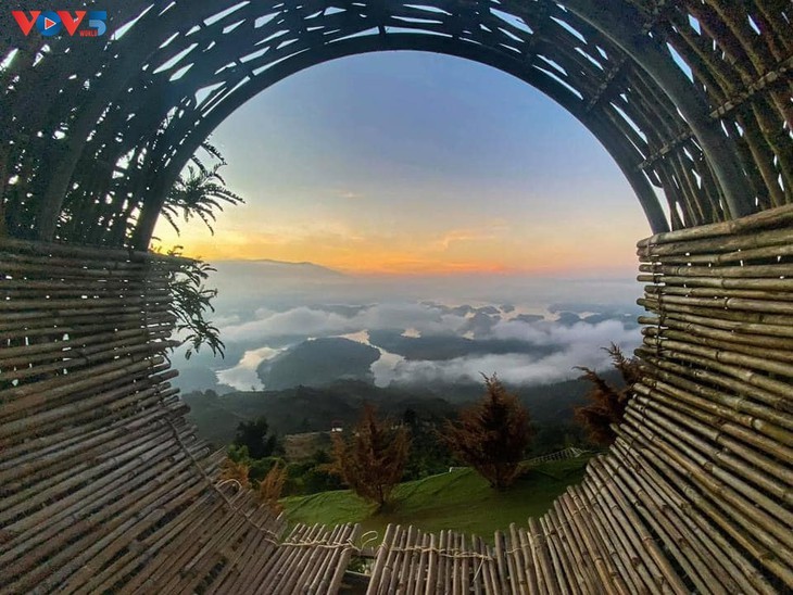 Danau Ta Dung – “Teluk Ha Long” di Dataran Tinggi - ảnh 3