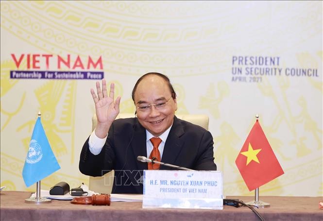 Presiden Nguyen Xuan Phuc: Vietnam Konsisten dengan Garis Politik Diplomatik yang Independen, Mandiri, Teranekaarahkan, dan Teranekaragamkan - ảnh 1