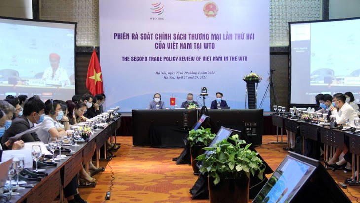 Vietnam Laksanakan Politik-Politik Pengembangan Ekonomi Terkait dengan Pelaksanaan Sepenuhnya dan Pematuhan Komitmen-Komitmen Internasional - ảnh 1