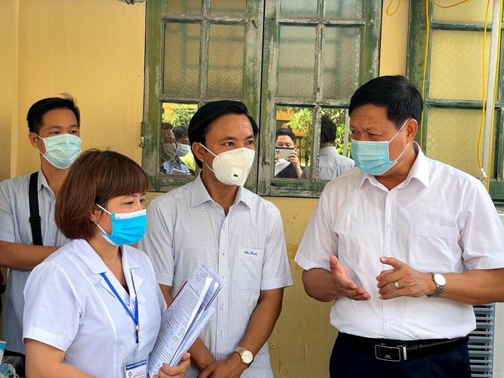 Rombongan Kerja Badan Pengarahan Nasional urusan Pencegahan dan Pengendalian Wabah Covid-19 Lakukan Kunjungan Kerja di Provinsi Thai Binh - ảnh 1