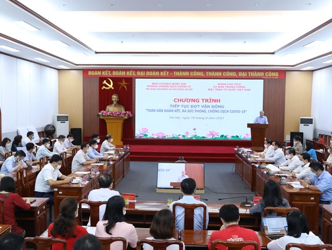 Canangkan Program “Seluruh Rakyat Bersatu, Berupaya Cegah dan Tanggulangi Wabah Covid-19” - ảnh 1