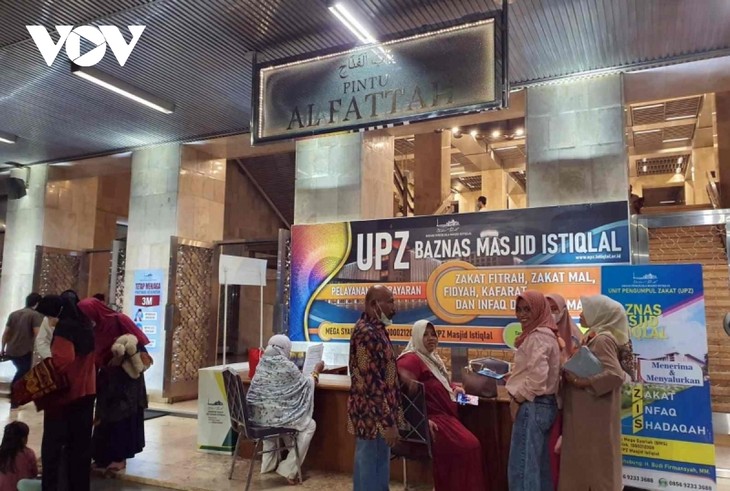 Istiqlal - Masjid hijau pertama di dunia di Indonesia - ảnh 7