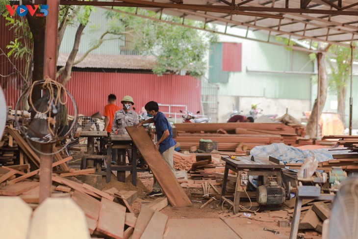 Desa Kerajinan Pertukangan Kayu Bai Oi - ảnh 1