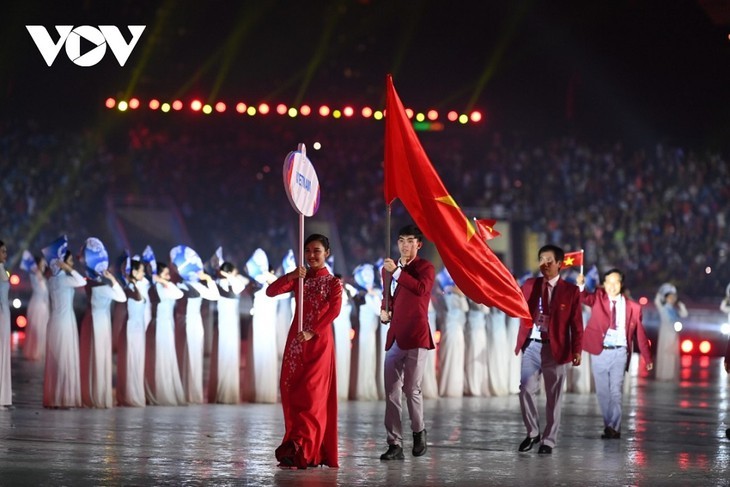 Foto-Foto Terkesan dalam Acara Pembukaan SEA Games ke-31 - ảnh 10