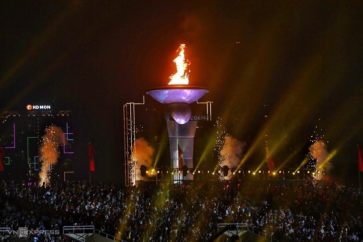 Foto-Foto Terkesan dalam Acara Pembukaan SEA Games ke-31 - ảnh 14