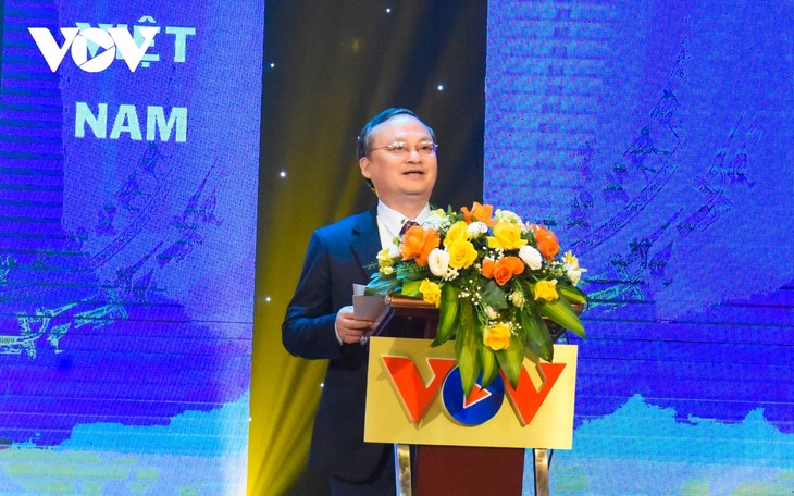 Acara Pemberian Penghargaan Suara Vietnam 2022 - ảnh 1