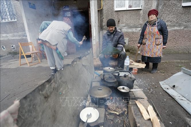 Parlemen Eropa Belum Bisa Sahkan Paket Bantuan Sebesar 18 Miliar Euro kepada Ukraina - ảnh 1