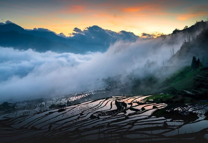 Keindahan Sawah Terasering pada Musim Air Tumpah  - ảnh 8