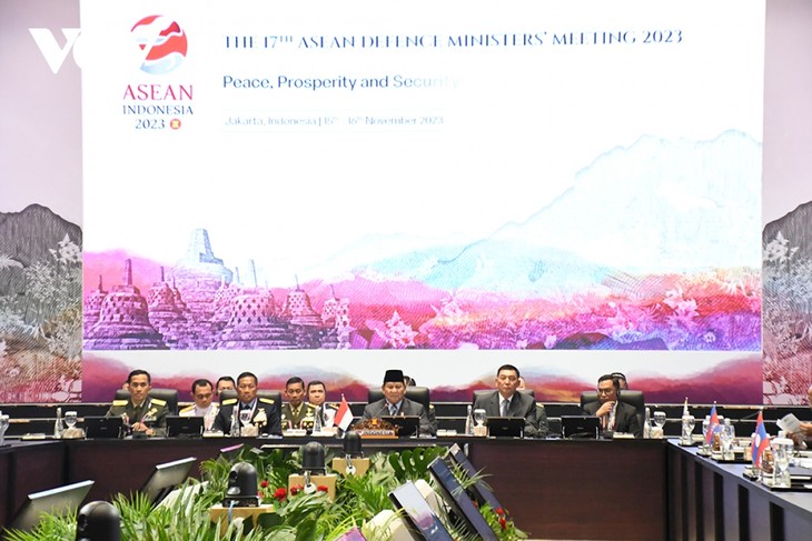 ASEAN Mendorong Perdamaian, Kemakmuran, dan Keamanan di Kawasan-Vietnam Berkontribusi Secara Proaktif dan Aktif - ảnh 1