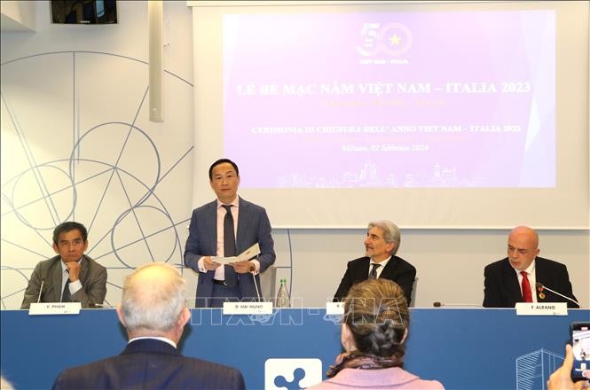 Penutupan Tahun Vietnam di Italia: Berikan Sumbangan yang Aktif pada Pengembangan Hubungan Bilateral  - ảnh 1