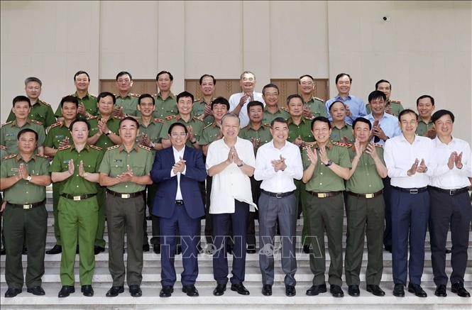 Presiden Vietnam, To Lam dan PM Vietnam, Pham Minh Chinh Hadiri Konferensi Komite Partai Keamanan Publik Pusat  - ảnh 1