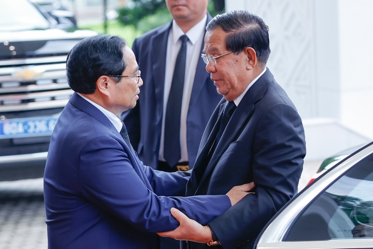 PM Vietnam, Pham Minh Chinh Menerima Pimpinan Tiongkok, Laos dan Kamboja yang Datang ke Vietnam untuk Berziarah kepada Sekjen Nguyen Phu Trong - ảnh 3