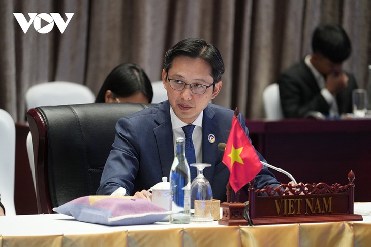 Konferensi Menlu ASEAN: Vietnam Rekomendasikan Solusi untuk Menggelar Pilar-Pilar Strategi Kerja Sama Mekong - ảnh 1