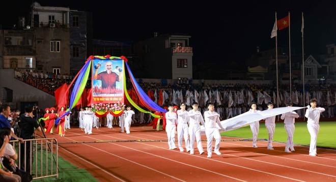 Pembukaan Pesta Olahraga Nasional Phu Dong ke-10 dengan Skala Terbesar Selama Ini - ảnh 1