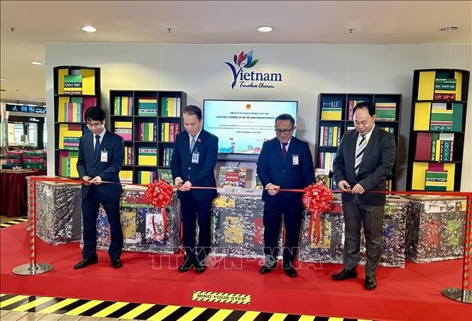 Peresmian Ruang Sosialisasi Pariwisata Vietnam di Brunei Darussalam - ảnh 1