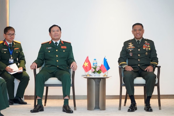 Pendorongan Kerja Sama Militer antara Vietnam dan Beberapa Negara ASEAN - ảnh 1