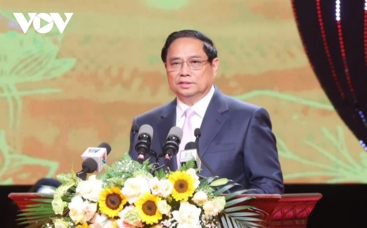 PM Vietnam Menghadiri Konferensi Memuliakan “Warga Ibu Kota Hanoi yang Unggul” Tahun 2024 - ảnh 1