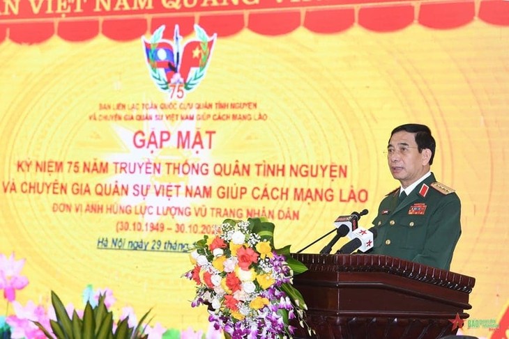 Tentara Sukarela dan Pakar Militer Vietnam di Laos – Simbol Suci dari Persahabatan yang Agung dan Istimewa Vietnam-Laos - ảnh 1