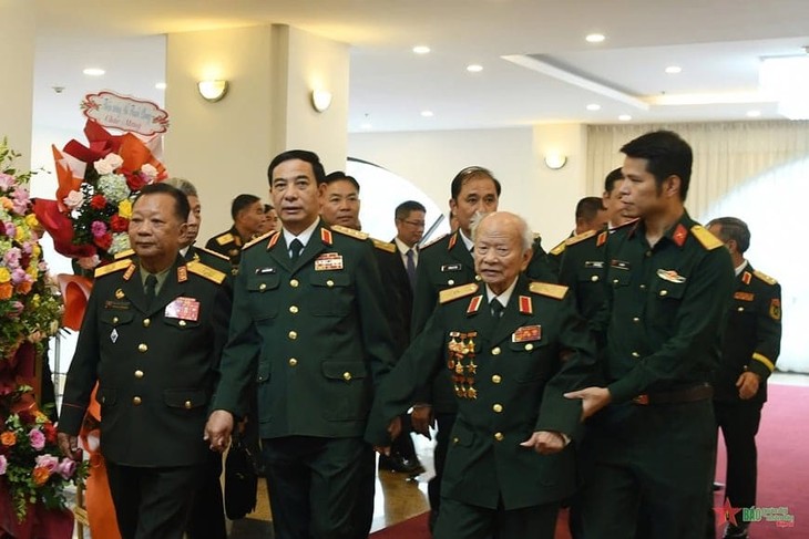 Tentara Sukarela dan Pakar Militer Vietnam di Laos – Simbol Suci dari Persahabatan yang Agung dan Istimewa Vietnam-Laos - ảnh 2