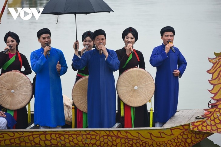 Festival-Festival yang Khas di Vietnam pada Bulan Pertama Kalender Imlek - ảnh 5