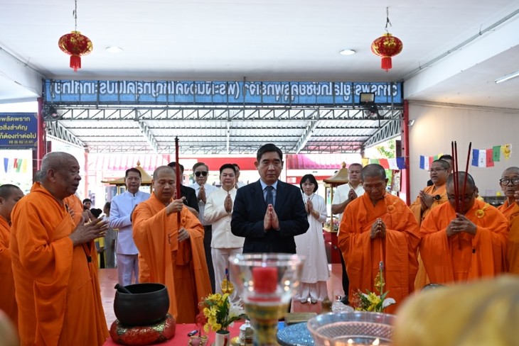 Acara Serah Terima Kitab Tripitaka Pali Internasional: Muliakan Warisan Agama Buddha, Pererat Persahabatan Vietnam-Thailand - ảnh 1
