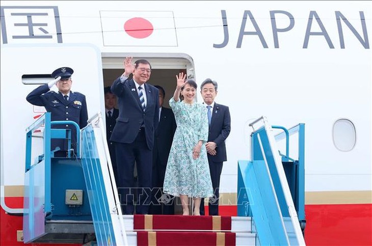 PM Jepang, Ishiba Shigeru Tiba di Kota Hanoi, Memulai Kunjungan Resmi di Vietnam - ảnh 1