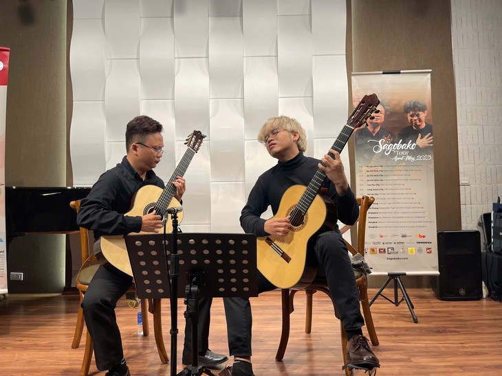 Tur Konser Transnasional SagaBako 2025 –Konektivitas Dua Gitaris Vietnam dan Thailand - ảnh 1